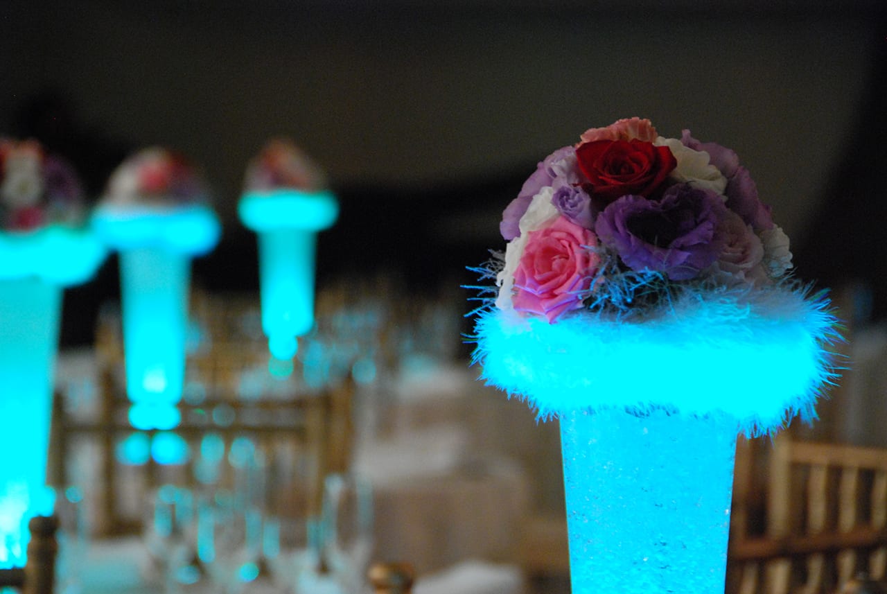 結婚式定番の光演出のひとつ、LEDライトでガラッと印象をチェンジ